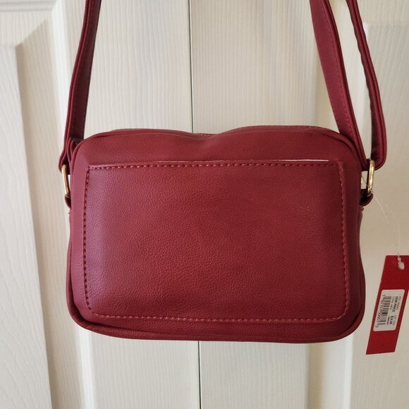 Kelly & Katie Red Crossbody Bag With Front Pocket & Adjustable Strap - Picture 10 of 11